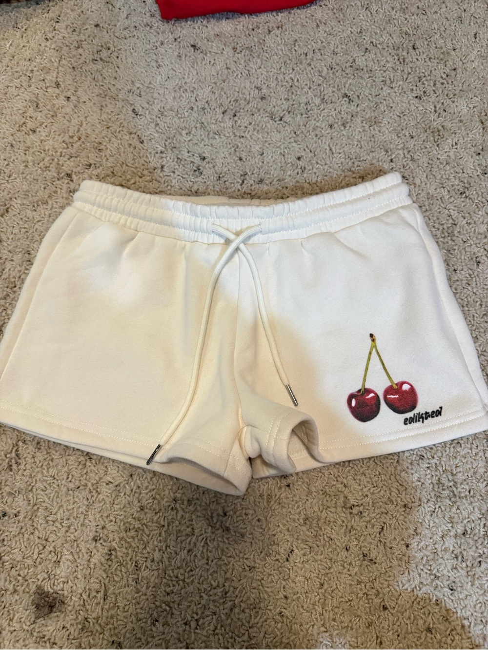 Edikted cherry shorts